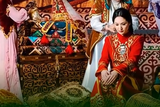 «Біздің мектепте «Қыз тәрбиесі — ұлт тәрбиесі» тақырыбында сұхбат сағаты өтті. Іс-шараның мақсаты — оқушылардың ұлттық дәстүрлерге құрметін қалыптастыру және қоғам мен отбасындағы қыздың маңызды рөлін түсіндіру.»